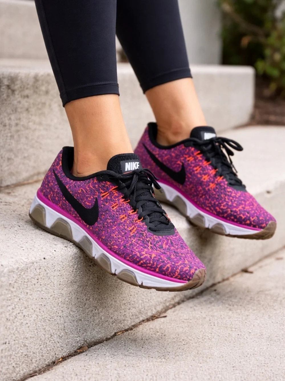 Nike Air Max Tailwind 8 Women’s Running Shoes Purple Orange Black Size 7